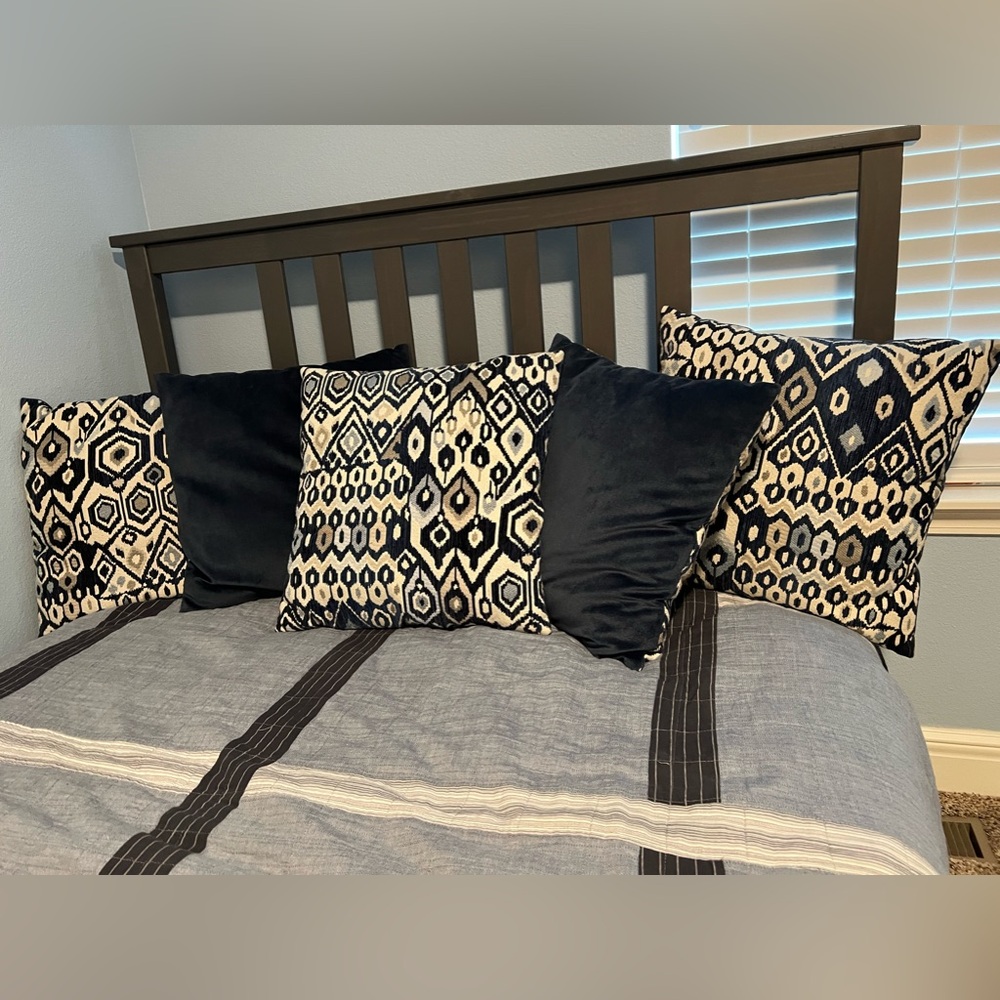 5 Blue Reversible printed Throw pillows
19x19
From Furniture Row